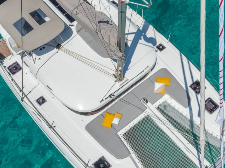 Yacht hire Parham Town cheap Lagoon 38