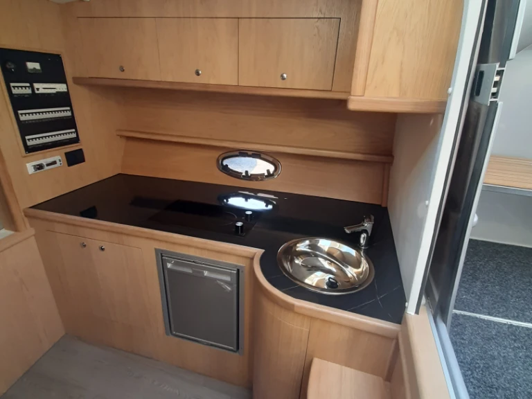 Charter a Grginić Mirakul 40 in Biograd na Moru on Samboat