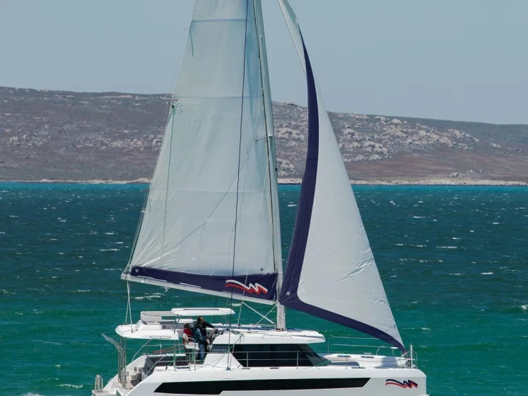 Hire Catamaran Leopard with a boat licence
