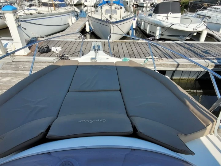 Yacht hire Saint-Philibert cheap B2 Marine 672 Sun Deck