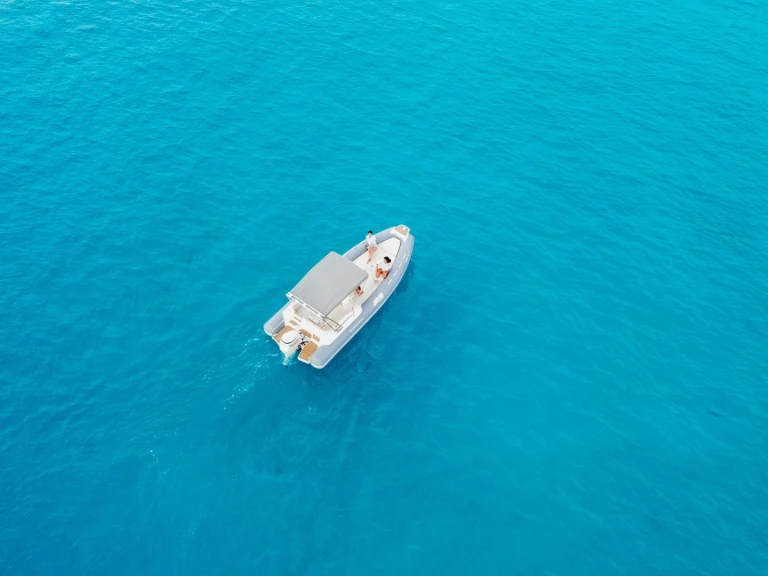 Charter a Zodiac Medline 850 in Santa Eulària des Riu on Samboat