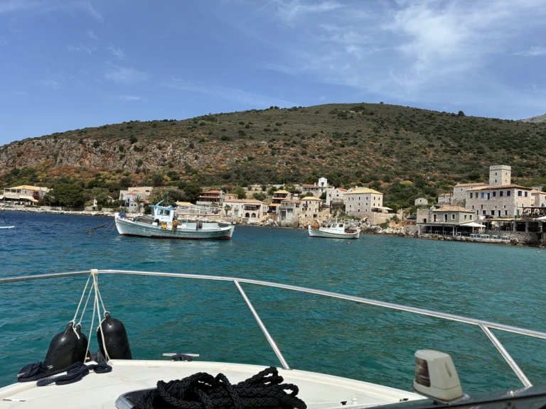 Hire Motorboat Kelt with a boat licence