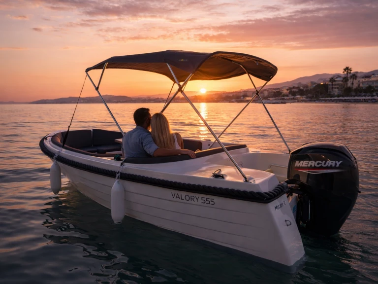 Yacht charter Vieux Port de Cannes - boatbuilding motor yacht boatbuilding motor yacht valory 555 on SamBoat