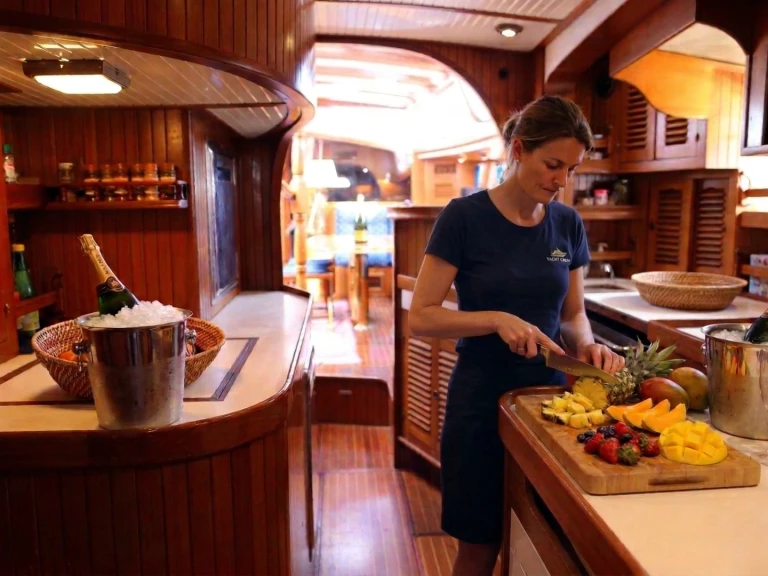 Hire a Ta Chiao Scorpio 72 Hyères