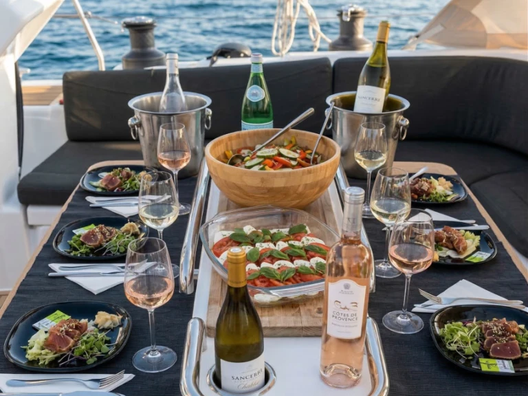 Sailboat to hire Giens at the best price