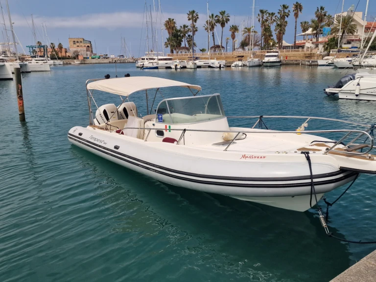 RIB hire in Furnari - Capelli Tempest 900 WA