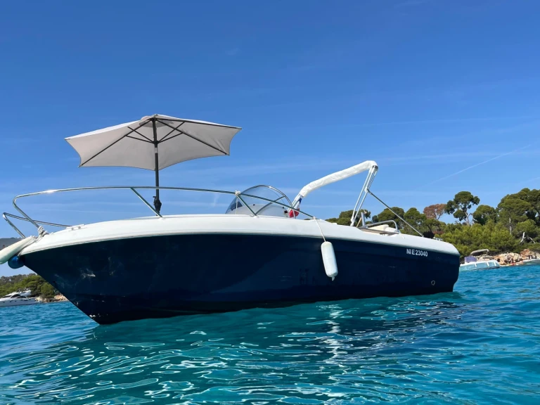 Charter a Chris Craft Sea Hawk 213 in Cannes on Samboat