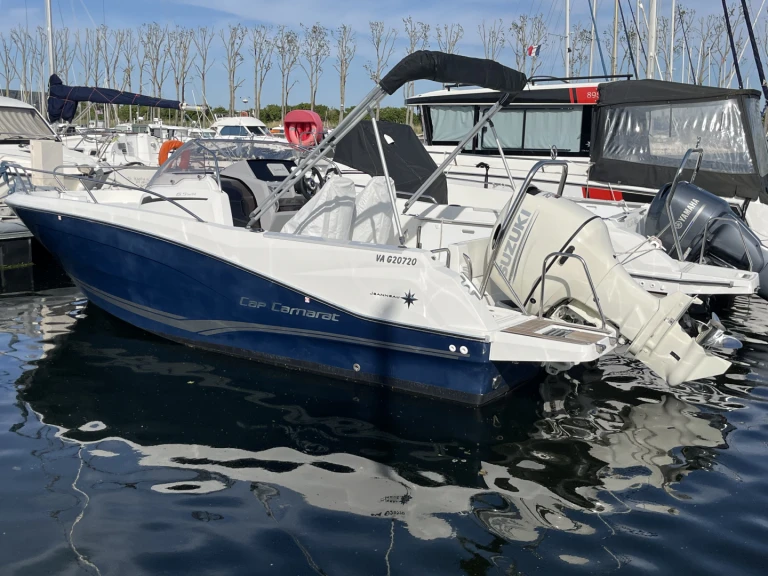 Hire Motorboat with or without skipper Jeanneau Saint-Gilles-Croix-de-Vie