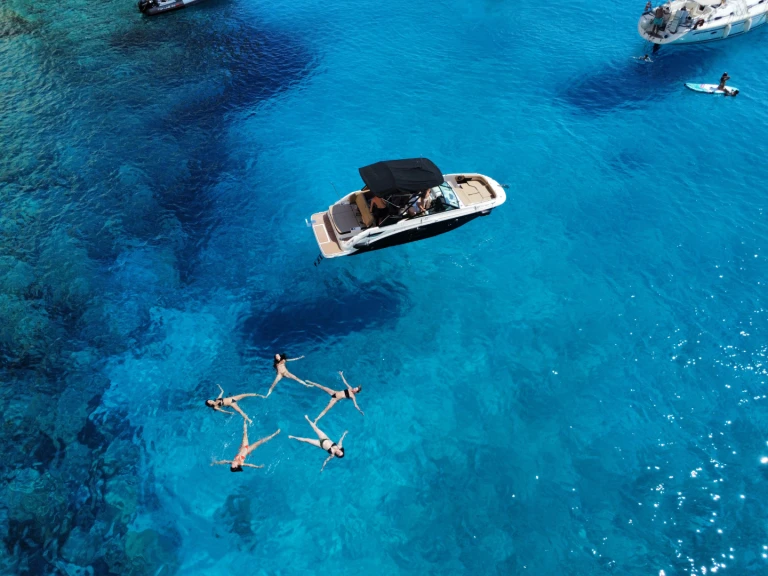 Motorboat to hire Mílos at the best price