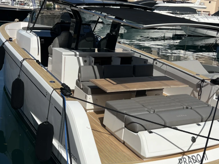 Hire a Pardo Yachts Pardo 38 Les Salins d'Hyères