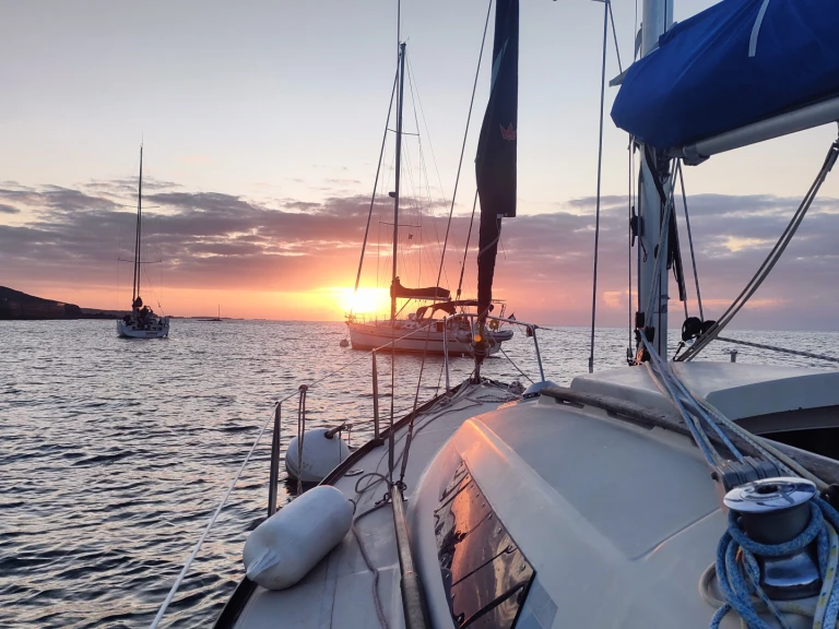 Yacht charter La Rochelle - Bénéteau First 25 on SamBoat