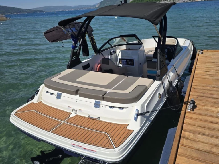 Hire Motorboat with or without skipper Bayliner Annecy