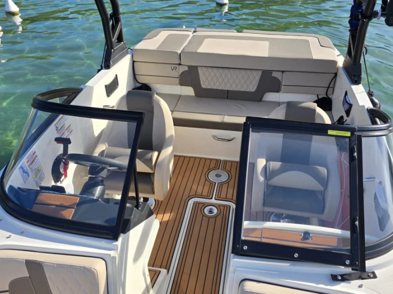 Bayliner VR4 charter bareboat or skippered in  Annecy