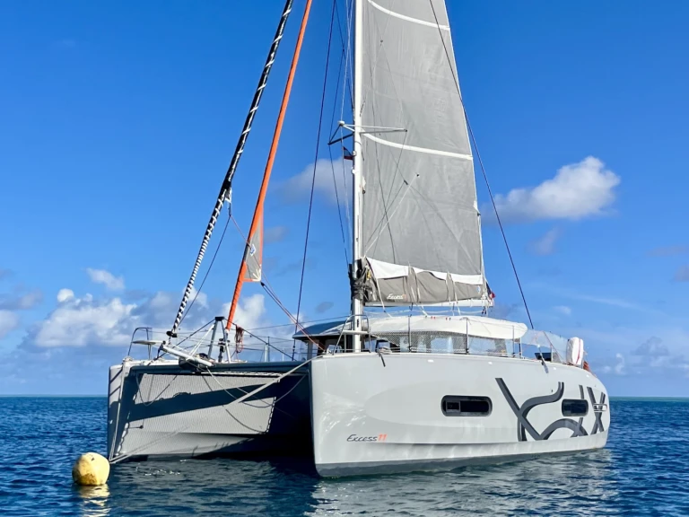 Hire a Excess Excess 11 Papeete