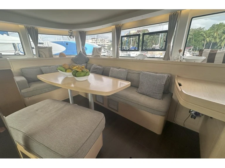 Hire a Lagoon Lagoon 42 Papeete