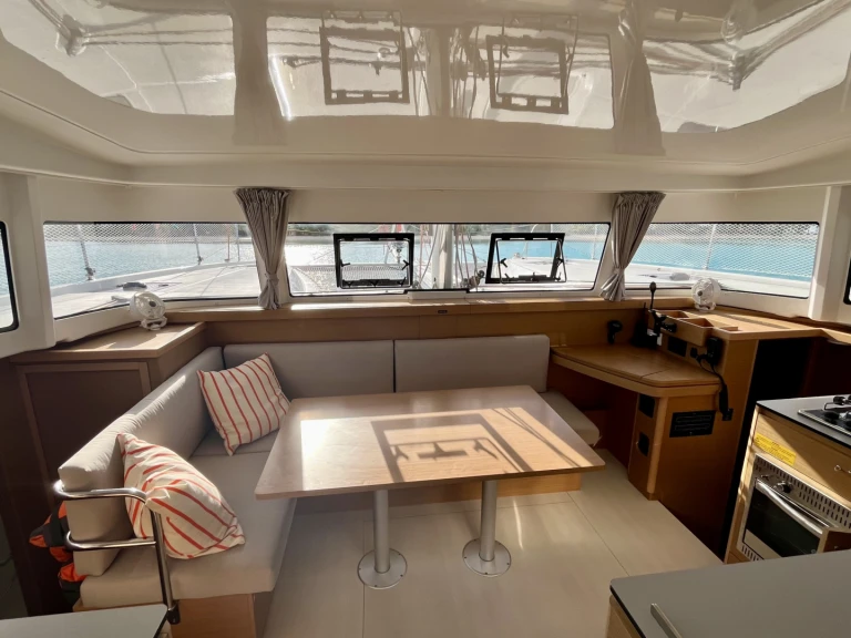 Charter a Excess Excess 11 in Papeete on Samboat