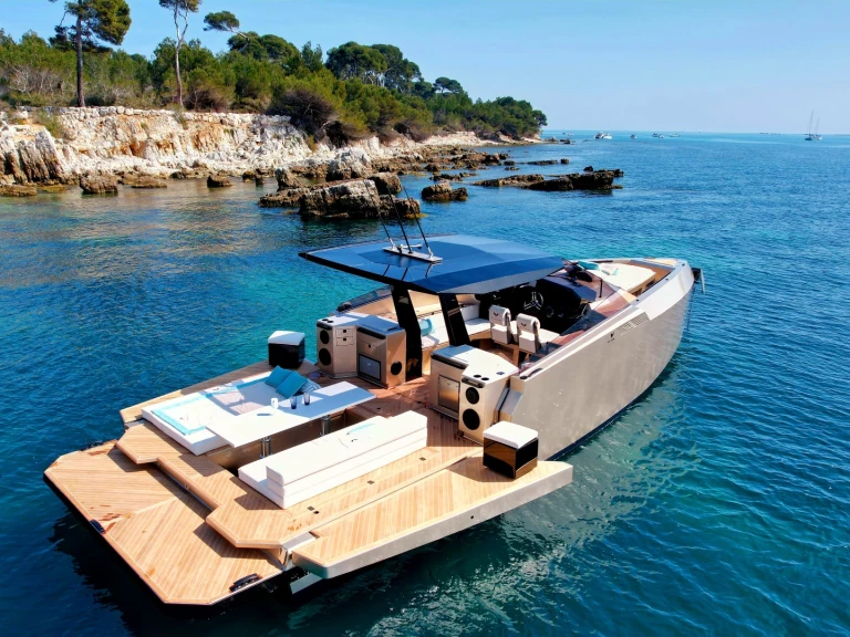 Yacht hire Cannes cheap 42 T-TOP