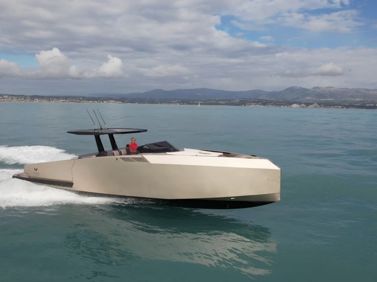 Hire Motorboat with or without skipper Alium Yachts Cannes