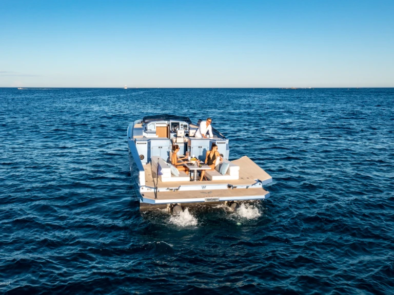 Motorboat to hire Cannes at the best price