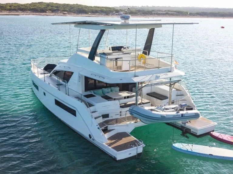Yacht hire Ibiza Town cheap Leopard 43 Powercat