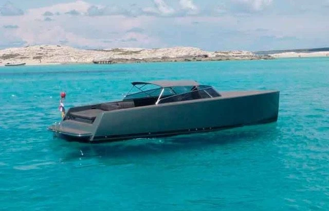Yacht charter Marina Botafoch - VanDutch VanDutch 40 on SamBoat