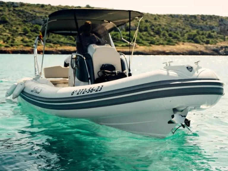 Yacht charter Tivat - Sacs Sacs S 780 on SamBoat