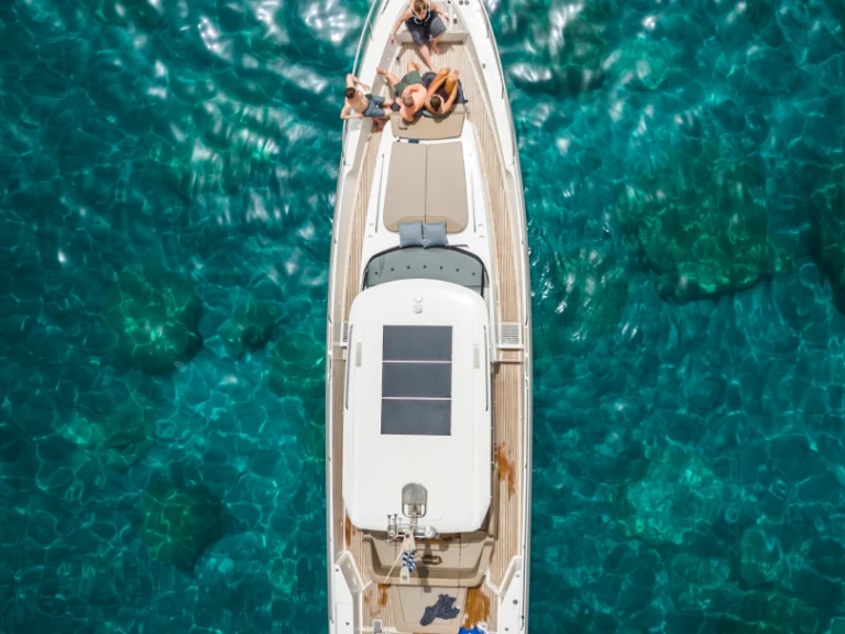Motorboat hire in Mílos - Nimbus T11