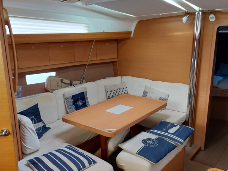 Sailboat to hire Lavagna at the best price