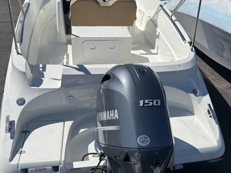 Hire Motorboat AQUA with a boat licence