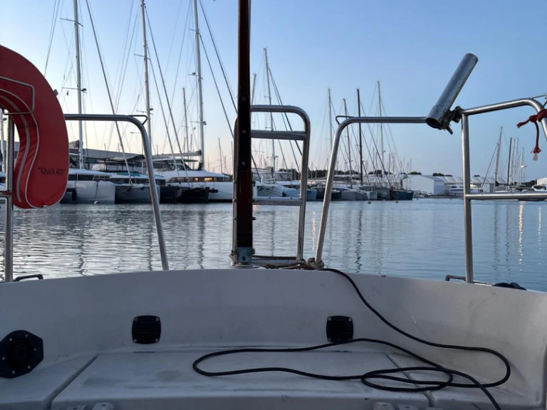 Sailboat to hire Canet-en-Roussillon at the best price