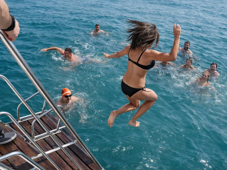 Catamaran to hire Puerto Marina Benalmadena at the best price