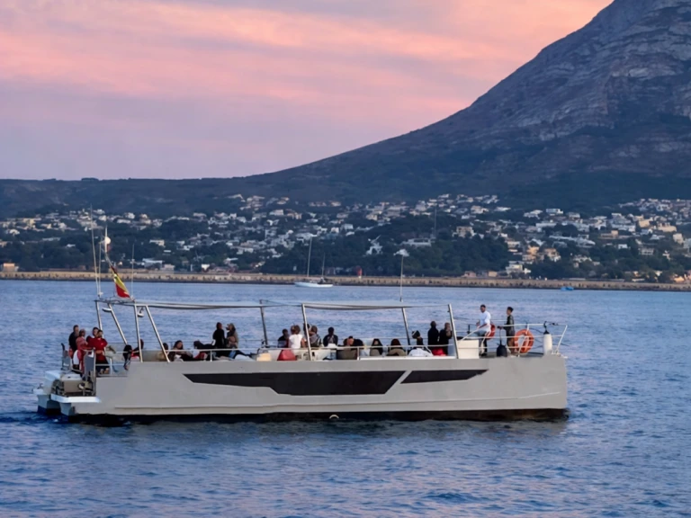 Yacht charter Puerto Marina Benalmadena - Serenity Catamarán on SamBoat