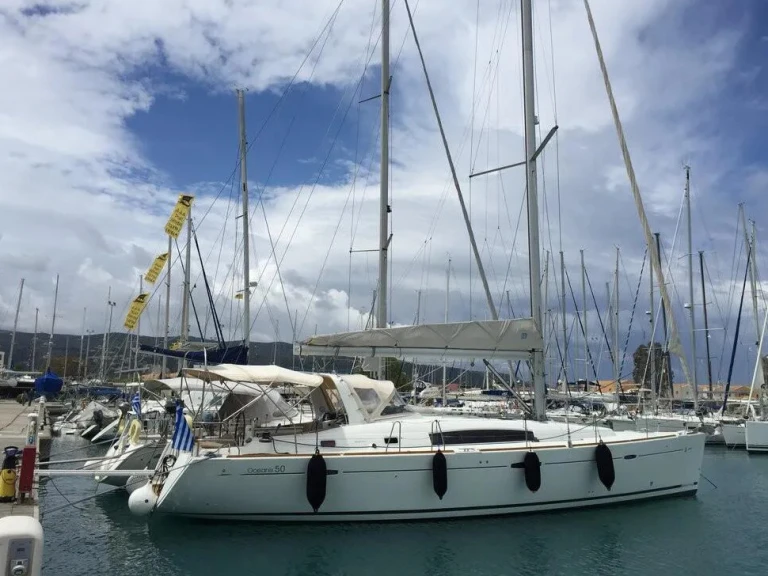 Sailboat to hire Alimos at the best price