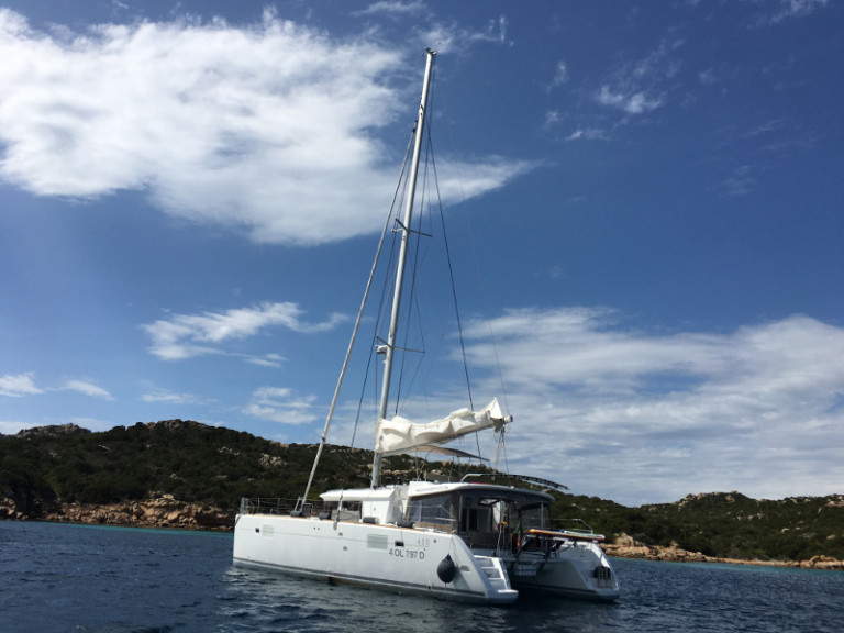 Catamaran to hire Pozzuoli at the best price