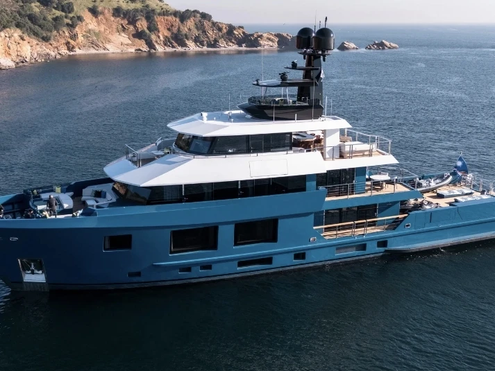 Hire a King Benji  First 45 Saint-Tropez