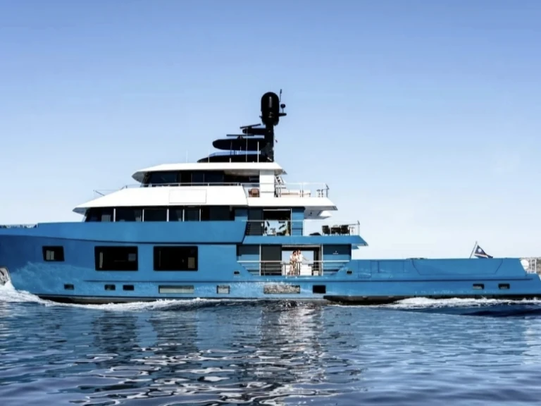 Yacht hire Saint-Tropez cheap First 45