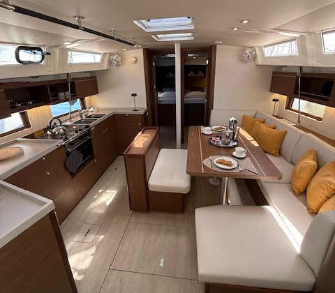 Hire a Bénéteau Oceanis 46.1 Préveza