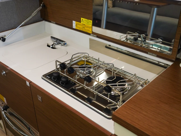 Charter a Delphia Delphia 10 Sedan in Split on Samboat