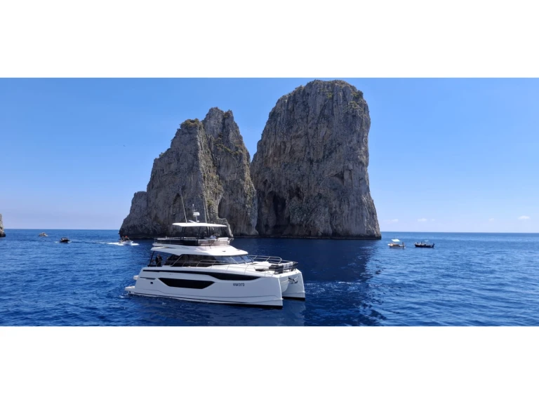 Yacht charter Castellammare di Stabia - Prestige Prestige M48 on SamBoat