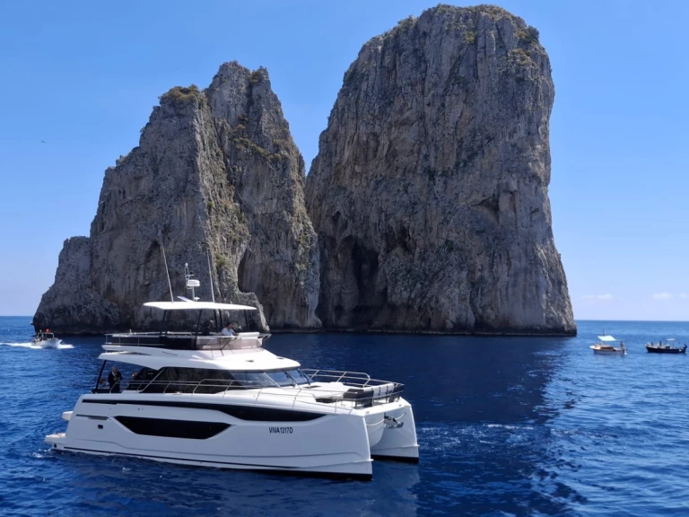 Hire a Prestige Prestige M48 Castellammare di Stabia