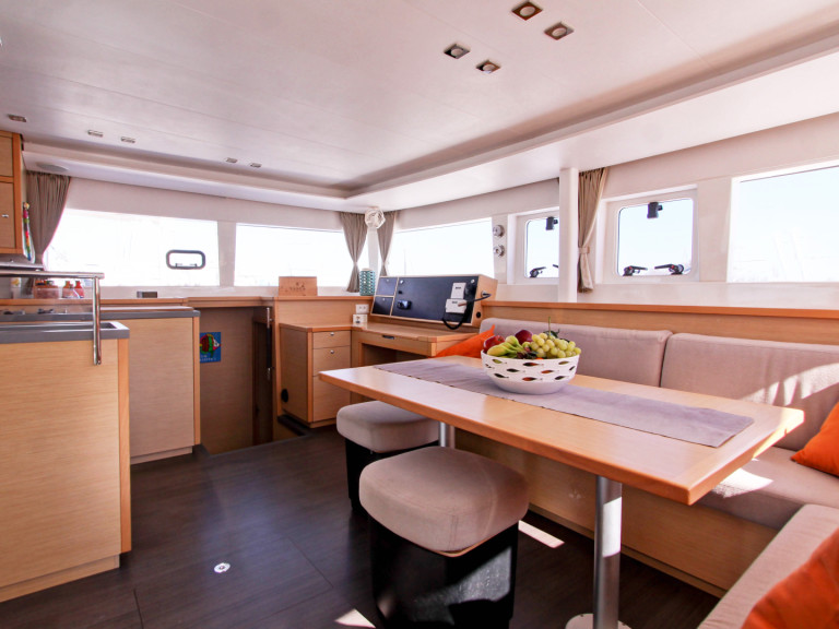 Hire Catamaran with or without skipper Lagoon Pozzuoli
