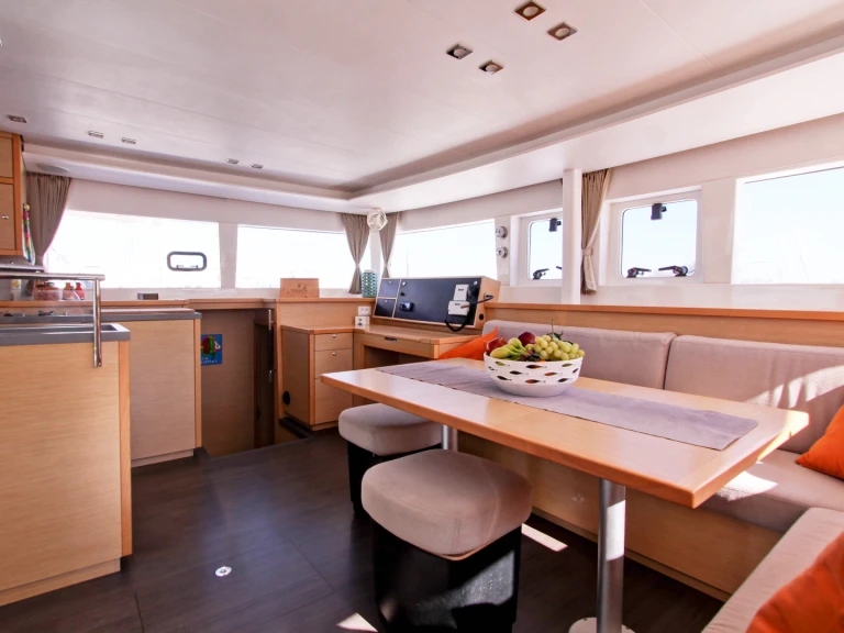 Hire Catamaran with or without skipper Lagoon Pozzuoli