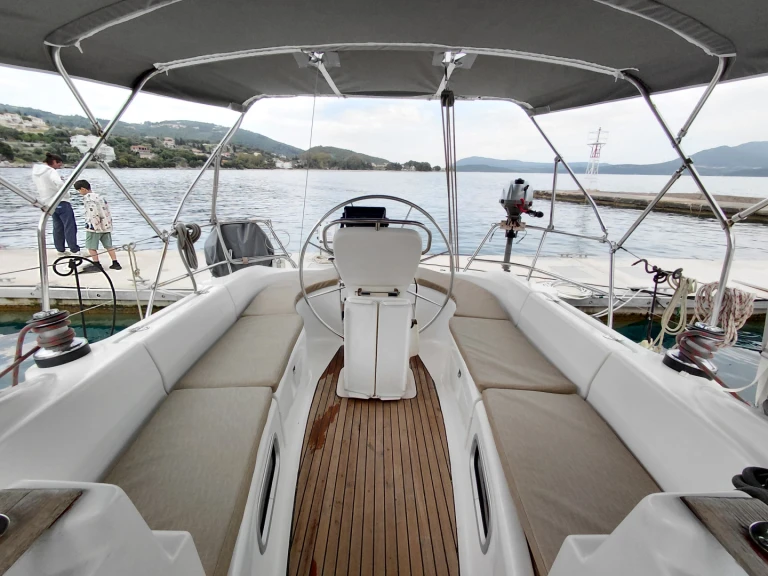 Yacht charter Nikiána - Bavaria Bavaria 36 on SamBoat