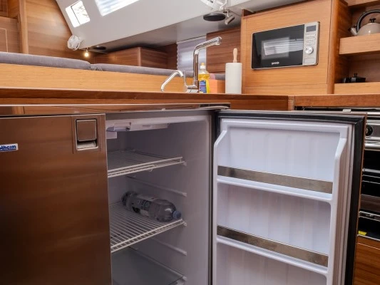 Sailboat to hire Šibenik at the best price