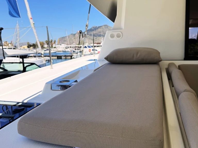 Hire a Fountaine Pajot Elba 45 Palermo