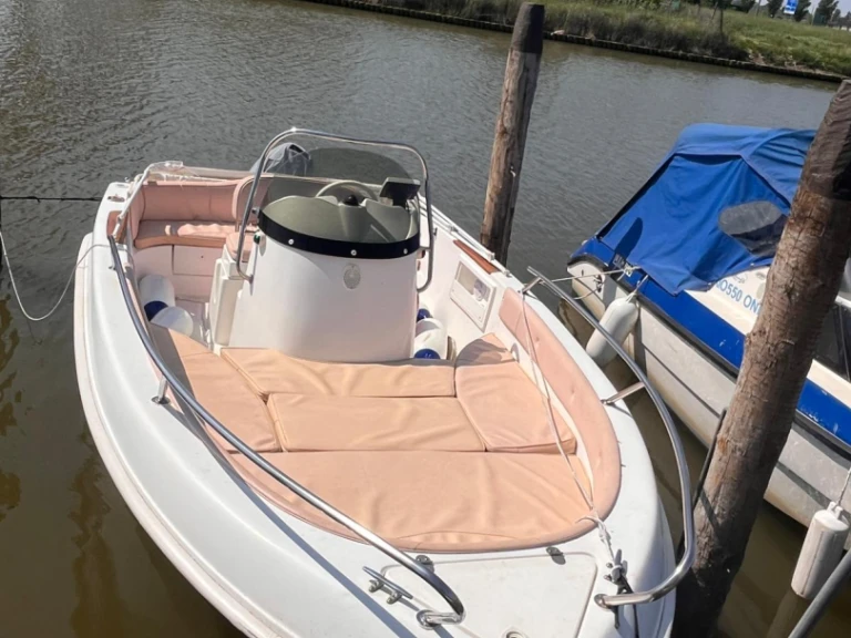 Hire Motorboat with or without skipper Elan Chioggia