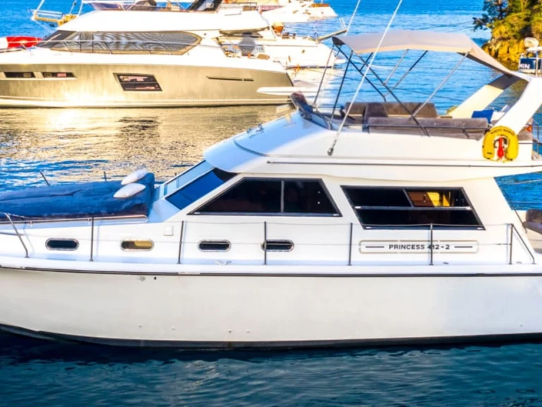 Luxury Yacht to hire Göcek at the best price
