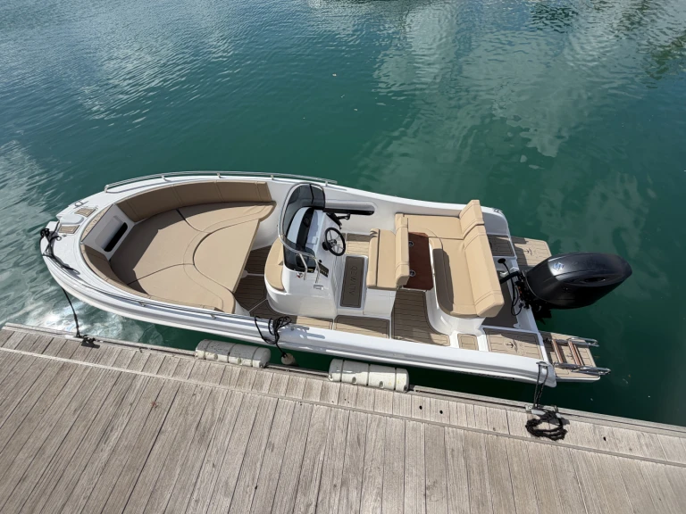 Hire Motorboat Allegra Boats with a boat licence