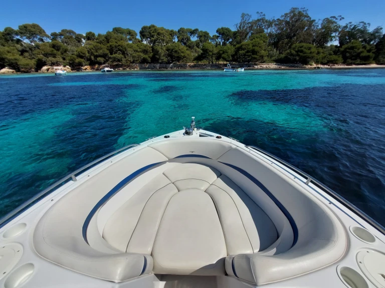 Four Winns Horizon 240 charter bareboat or skippered in  Port de la Rague