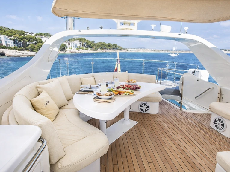 Luxury Yacht hire in Palma de Mallorca - Astondoa Astondoa 72 GLX